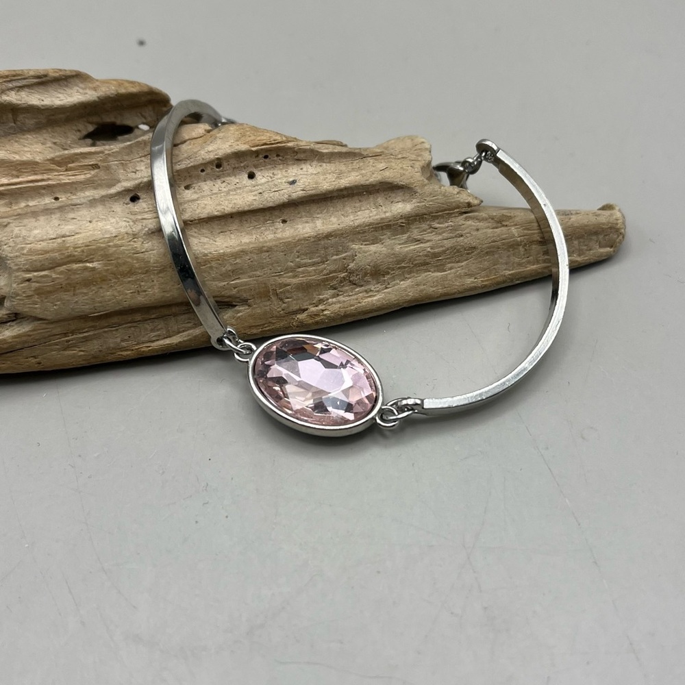 Elegant Silver Tone Bracelet with Pink Gemstone - Luxe Fashion Jewelry